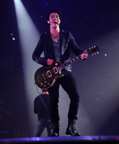 42-22932835 - jonas brothers World Tour in LA