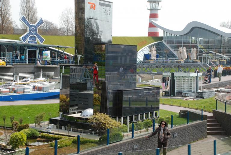  - MADURODAM