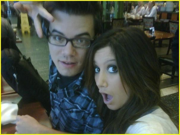 ashley poza rara - ASHLEY TISDALE POZE RARE