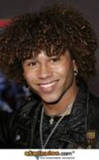 WVVMYXYIOWUZCNEUQTN - Poze cu corbin bleu