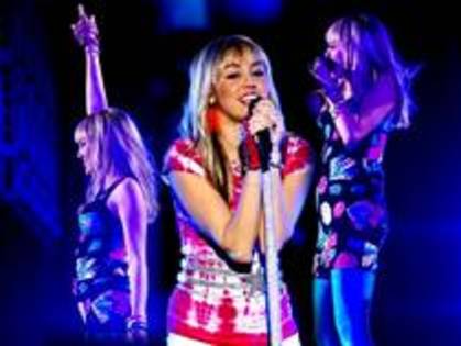 CKULNWNYLCFFWAWXTRV - diverse poze hannah montana