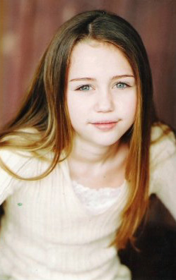 miley_young[1] - Miley cand era mica