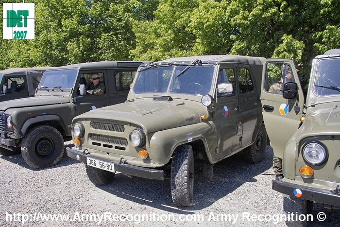 UAZ-469_idet_2007_Czech_Republic_brno_001 - UAZ