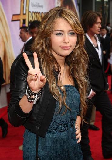 0000736081-51576L - Miley Cyrus 6