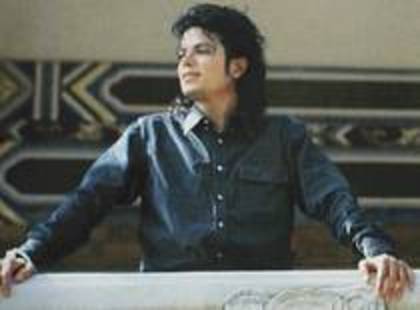 WJZBYNNGTGZMOFRZHNB - Michael Jackson