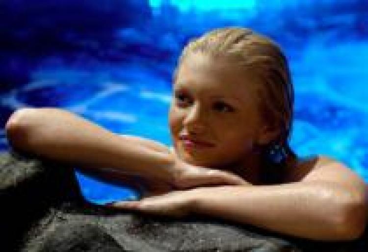 QKBUPRRMXHNTKRNHMMH - Cariba Heine