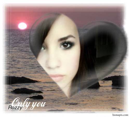 NYZEPEEISBOGIDLOYBC - poze Demi Lovato