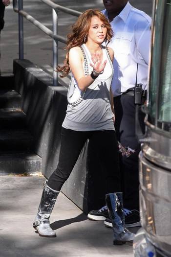 miley-cyrus-picture-november-2008-1