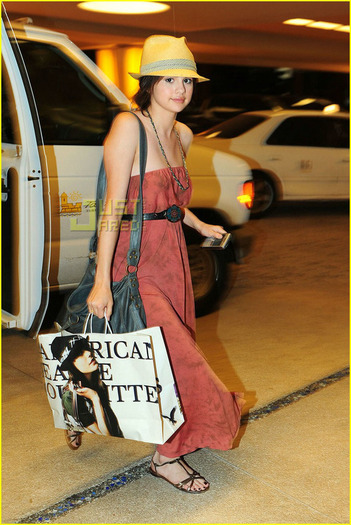 29cue6d - Poze Selena Gomez