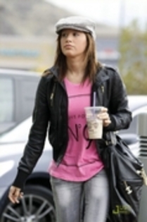 UWMVVBLFLXEKTZBGHPZ - ASHLEY TISDALE CANDIDS