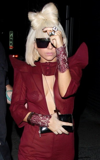 thumb_size1 - 00 Lady GaGA Onorata