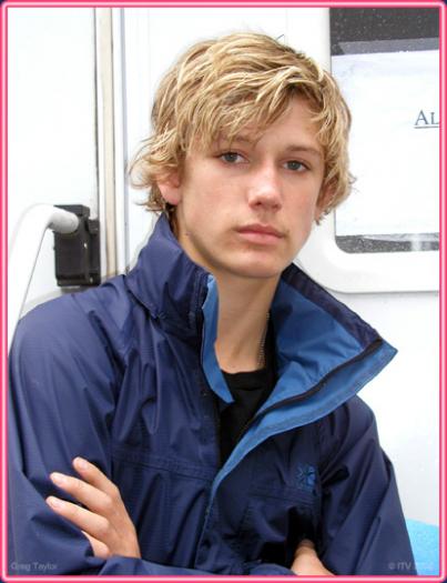 pettyfer3 - alex rider the gadgets