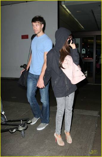 js1w8l - Ashley Tisdale si Scott at Salt Lake Sweeties