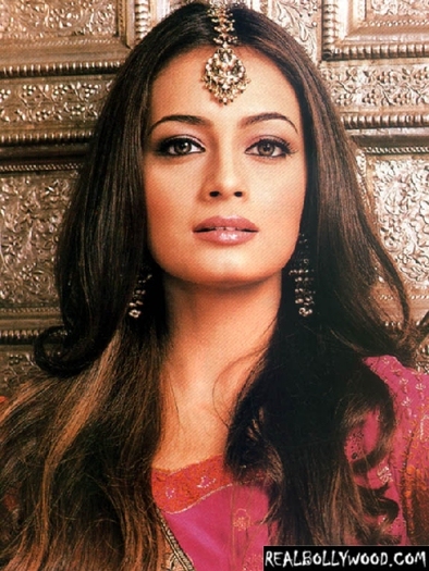 diya_mirza_003_bh[1] - Diya Mirza