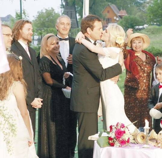 Lia si Tudor s-au casatorit religios - Finalul serialului Ingerasii