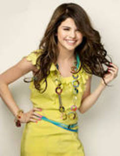 EMRZBUIAKDJYWATGPMD - cui ii place Selena Gomez