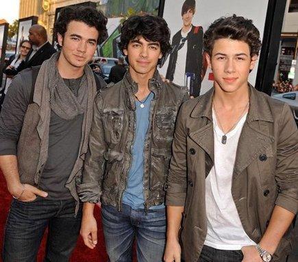 Nick_Jonas_1239994492_4 - nick jonas-FEBLETZEA MEA