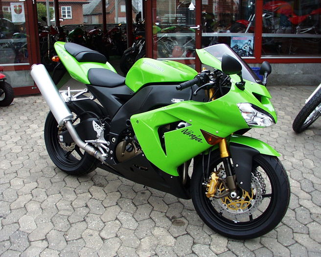 10_kawasaki_ninja_zx_10r_moto - poze cu motorete