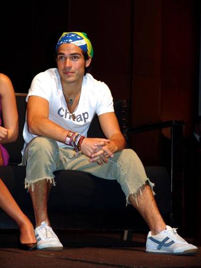 Alfonso_Herrera_1234971757_2[1] - Poncho rbd