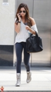 EAJRFGUSGKNZFMDSVXH - ASHLEY TISDALE CANDIDS