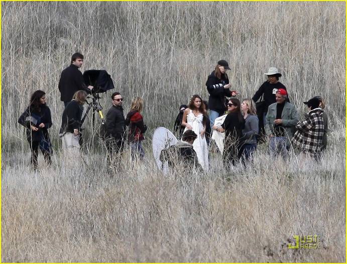 miley-cyrus-white-horse-photo-shoot-26