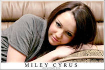 VYGZCKIKNFKRJSLMZIH - Poze cu Miley Cyrus