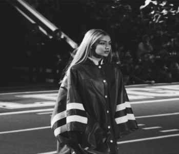 〈r̠̠un̠a̠♡ay̠·ᶤᶰ·dǝɹn◦〉 Ce bagi lumea-n seamă.. e impresionant. -Chris Da, ai dreptul să -cl; știi ce fac și care-i starea mea de spirit. ♥ Iar acum mă simt neutră, atât cât nu mi se calcă pe coadă. Tu ce faci? - PuiuS
