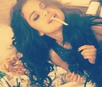 ╰　·•suoıʇuəʇuı̈❣͠ᶜ͠͠ʳ͠ᵘ͠ᵉ͠ˡ͠.; Mor poza e aleasă la întâmplare :):) Azi am mâncat, au fost cam nașpa; tbh. Nu mi-au satisfăcut poftele. -PuiuG. # Îl aude, însă nu contemplează prea mult la acest lucru, doar îngână scurt. -Chr.
