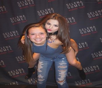 ╰　·•suoıʇuəʇuı̈❣͠ᶜ͠͠ʳ͠͠ᵘ͠͠ᵉ͠ˡ͠.; Estimez că îți va lua circa un miliard de ani să scrii :)..