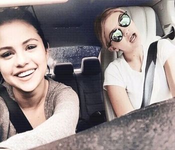 ╰　·•suoıʇuəʇuı̈❣͠ᶜ͠͠ʳ͠͠ᵘ͠͠ᵉ͠ˡ͠.; Doamne, firesc că ar trebui să mergi! Așa țanțos ca să vadă și; el ce a pierdut și toate cele :). Deci în concluzie da, DUUU-TE. Ești fraieră dacă nu mergi.
