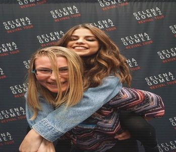 ╰　·•suoıʇuəʇuı̈❣͠ᶜ͠͠ʳ͠͠ᵘ͠͠ᵉ͠ˡ͠.; Nu te lua de prtn mea Zacustina, ok ? Eu o cunosc mai bine :).; Apropo, gagica e sau nu e interesată ?
