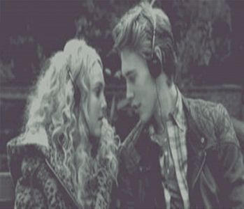 〈r̠̠un̠a̠♡ay̠·ᶤᶰ·dǝɹn◦〉 Îl cunosc prea bine ca să na :) you know.
