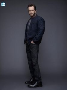 Fred Andrews (Luke Perry)