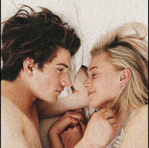 21.02 ·♡ ❝The sun sees your body. The moon sees your soul.❞