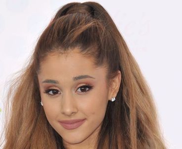 ariana-grande-shutterstock_213445195-600x487jpg