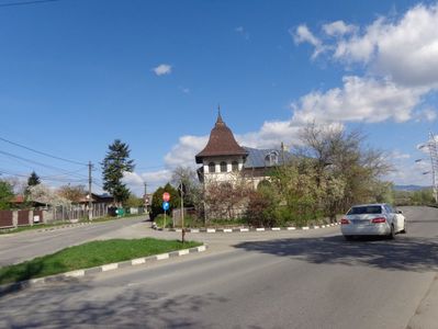 intram in satul CalinestI dupa numele boerului Calinescu  secol XV