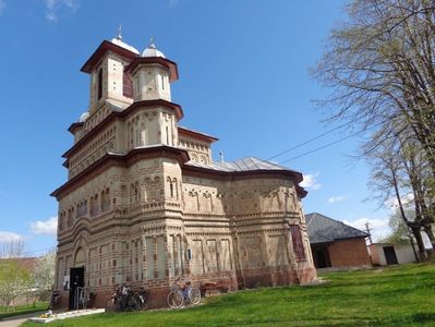 IN INTERIOR PICTURA RARA -; UCENICII PICTORULUI PARVU MUTU
