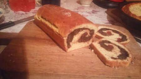 Cozonac cu nucă, cacao și rahat