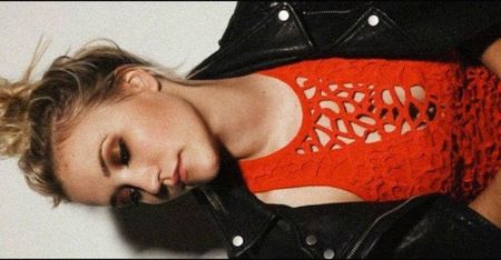 ━ Thunderstruck╭got Emily Jordan Osment♡.