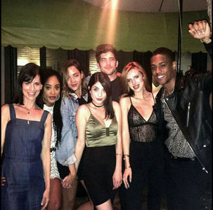 28.04 ·♡ ❝Famous in love.❞