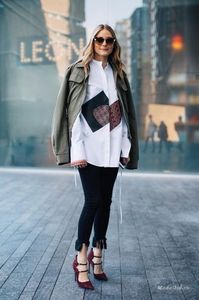 large_lfw_fw2017_voguefr_day1__20170218_9407_jpg_7880_north_499x_white