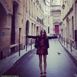 article-0-1E27CE8900000578-181_634x630