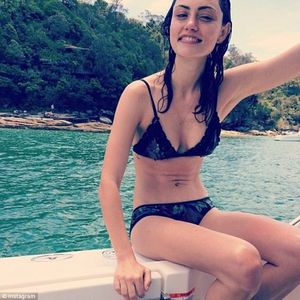article-2538878-1AA3C45000000578-501_634x632