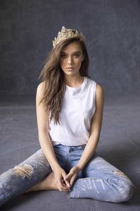 Hailee-Steinfeld-Most-Girls-Photoshoot-2017-02