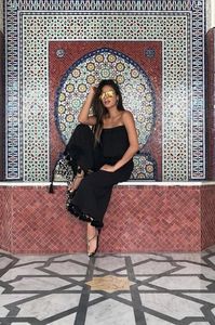 Shay-Mitchell-@shaymitchell-2017-05-25_L3JsVXFIQkdSVWwzQTdrd3QyNTVERXRGQ0c4ND0vOTB4MDo5OTB4MTM1MC82N