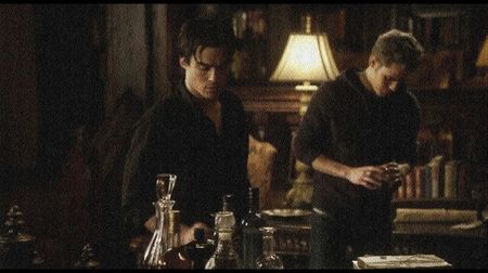 ━ La auzul cuvintelor ei, trage aer în piept şi apoi expiră într-un timp, simţind un oarecare; sentiment de vinovăţie pentru că o făcuse să treacă prin asta din nou, sentiment pe care însă îl alungă la scurt timp, trecându-şi rapid o mână printre firele de păr rebele din faţă. ❝În regulă, hai s
