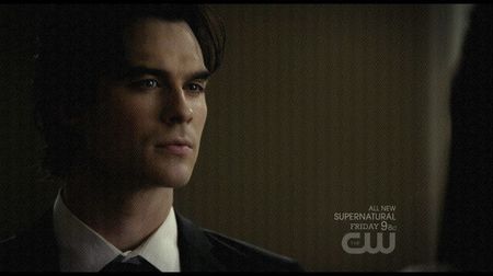 ━ Pufneşte scurt, amuzat, când îl loveşte, ducându-şi o mână în dreptul gurii şi cuprinzându-şi bărb; astfel, apoi îşi întoarce privirea spre ea când o aude şi se abţine să nu zică ceva, schiţând un zâmbet. ❝Da, am terminat, tu? N-a mai rămas nimic în pungă?❞ Ridică o sprânceană, uitându-se indiferent
