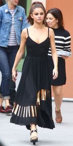 060917-selena-gomez-street-style-1