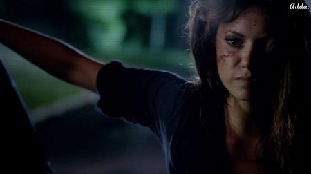 》*o ia în față, mergând tiptil pe coridor ca să ajungă la ușa din spate ce dădea la străduța +; întunecată unde-i aștepta mașina cu ceilalți 2 oameni ai lui Harrison. Ține pistolul în aer, privind în jur să nu-i vadă careva, apropiindu-se tot mai mult de ușă cu Sucre și Dante după ea*
