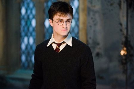 - Sunt Harry Potter, nu mă recunoști? *față dramatică* Îmi căutam bagheta, dar cred că +; a fost în totalitate absorbită de acel a-;;nus!! =)))))))))))
